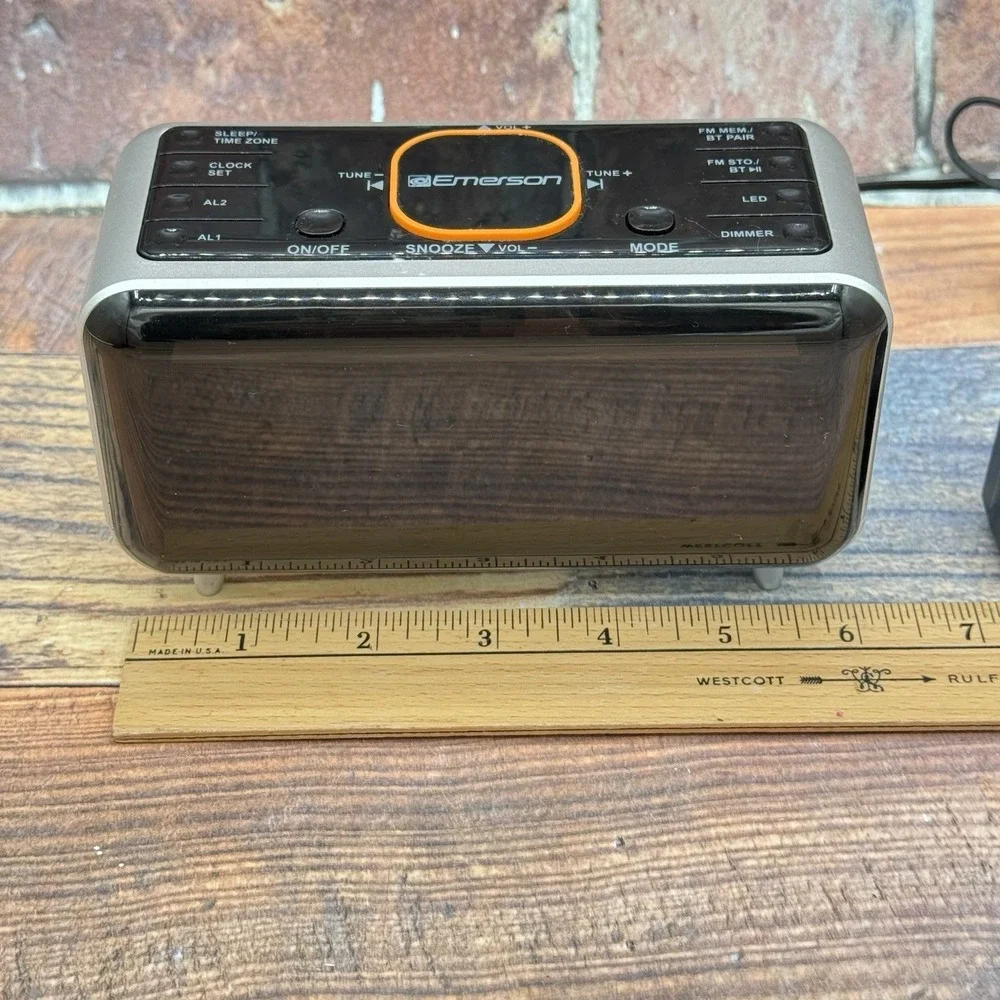 Emerson Bluetooth Dual Alarm Clock Radio Orange Led Display CKS1521 Tested